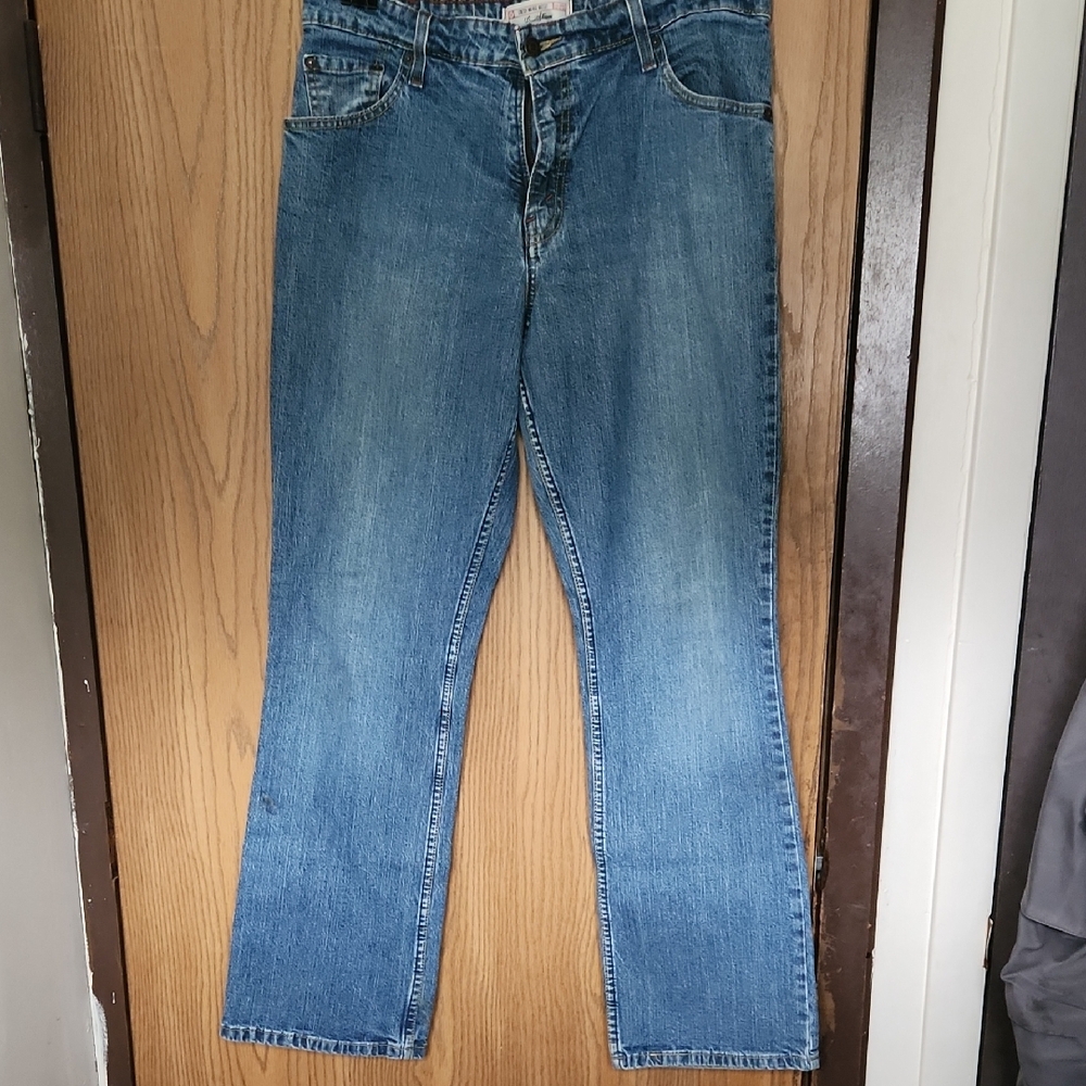 Levi's Signature Mid Rise Bootcut Jeans